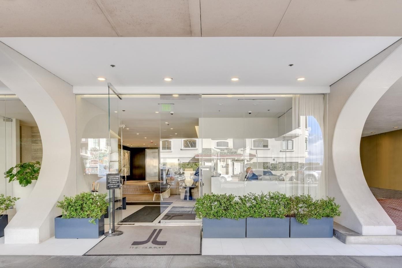 999 Green Street, #1602